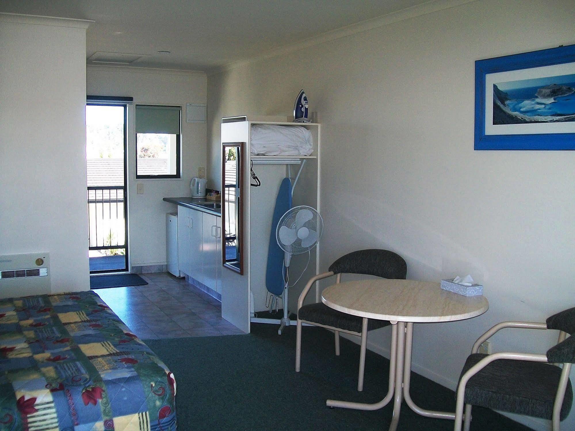 Cedar Court Motel Napier Exterior foto